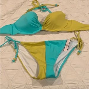 Victoria’s Secret bikini